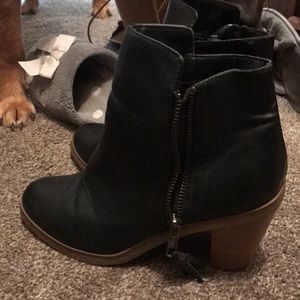 American eagle booties